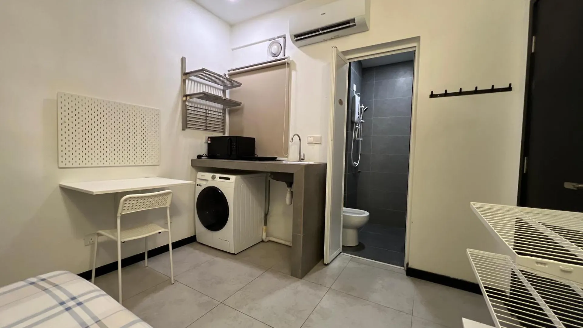 Private Room Queen Size Klcc Kuala Lumpur Apartment